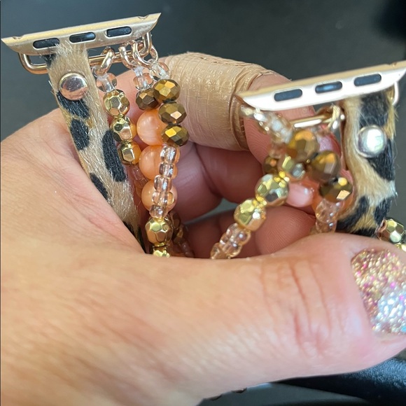 Cheetah furry printed Apple Watch Band Compatible with Apple Watch 40mm - Picture 3 of 4